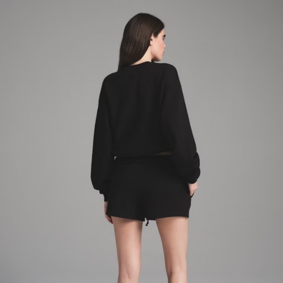 SKIMS cropped Black Crewneck Sweater Sweatshirt Cotton M Nwot Loungewear Y2K - Picture 4 of 15